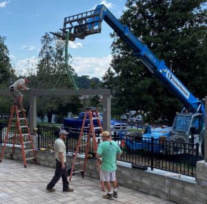 Hotel-Roanoke-Exterior-Dining-Off-Pine-Room